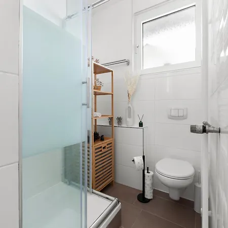 Lägenhet Cozy - Lage - Kingsize Betten - Parkplatz - Balkon - Netflix *