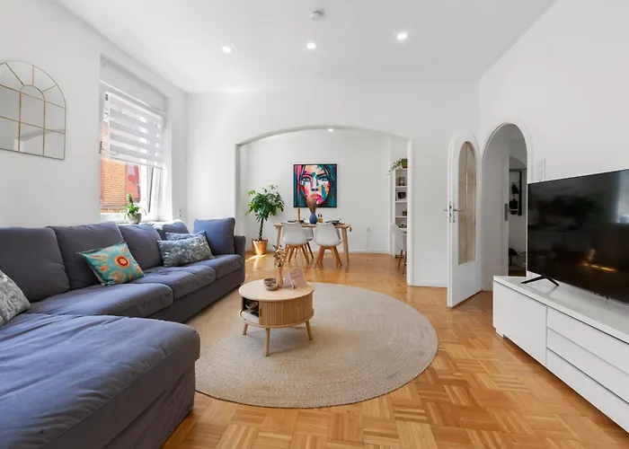 Cozy - Lage - Kingsize Betten - Parkplatz - Balkon - Netflix * 阿沙芬堡